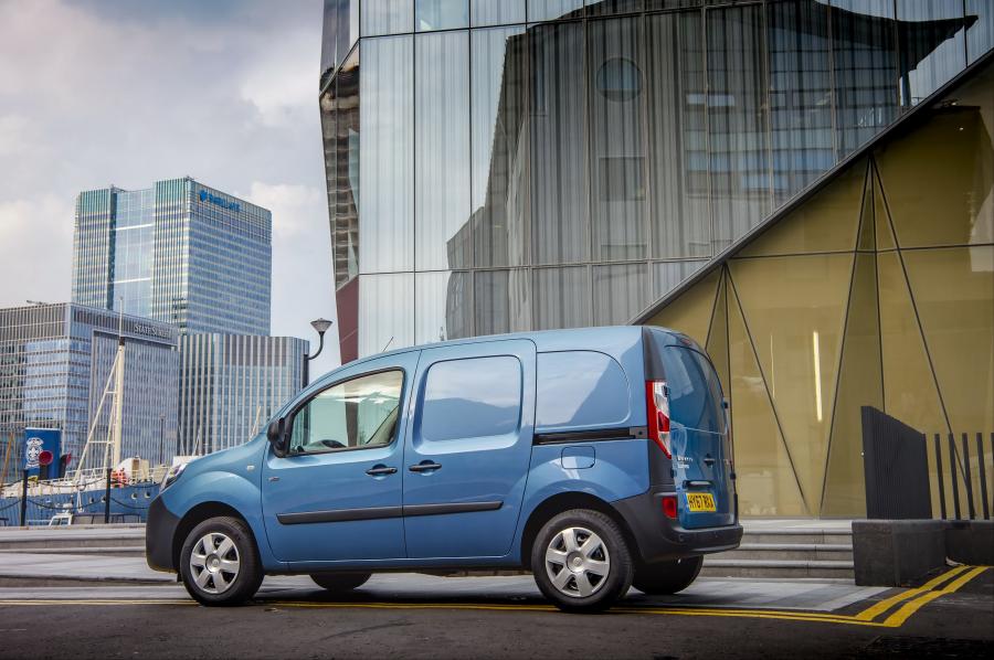  Renault Kangoo Van Z.E. 33 2017 года  (UK) (фото 28 из 44)